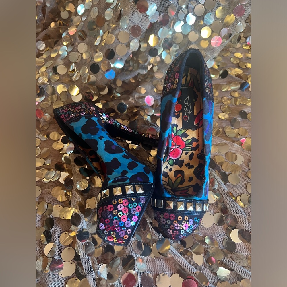 Iron fist printed heels
